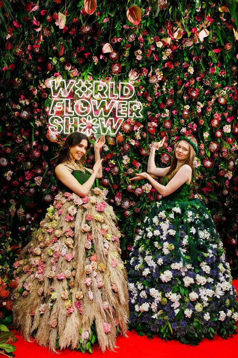 Read more about the article DZIEŃ KOBIET USŁANY KWIATAMI NA ŚWIATOWYM FESTIWALU KWIATÓW + WYJĄTKOWY KONCERT W SPODKU – VISUAL CONCERT